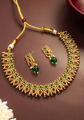 Kundan Studded Jewellery Set