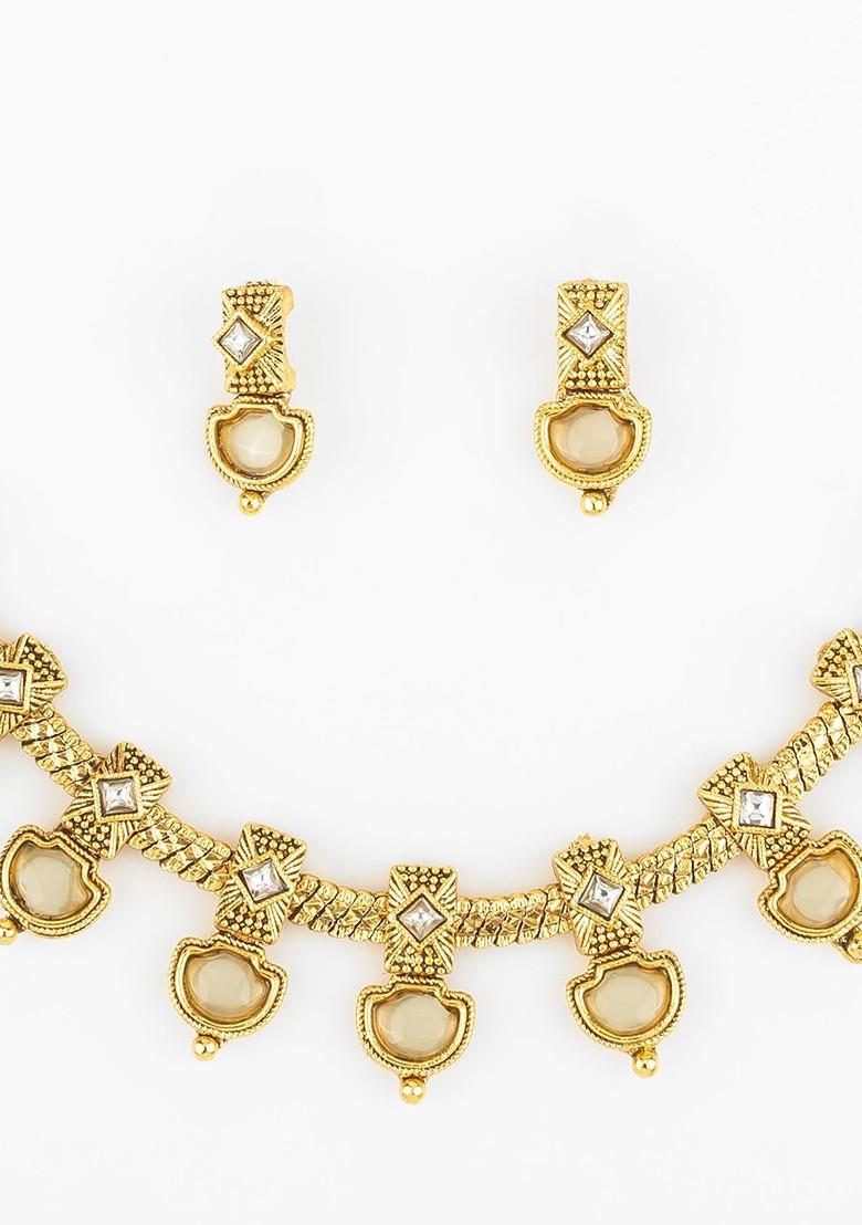 Kundan Studded Jewellery Set