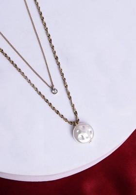 Gold Plated White Stone Studded And Pearl Beaded Handcrafted Jewellery Set