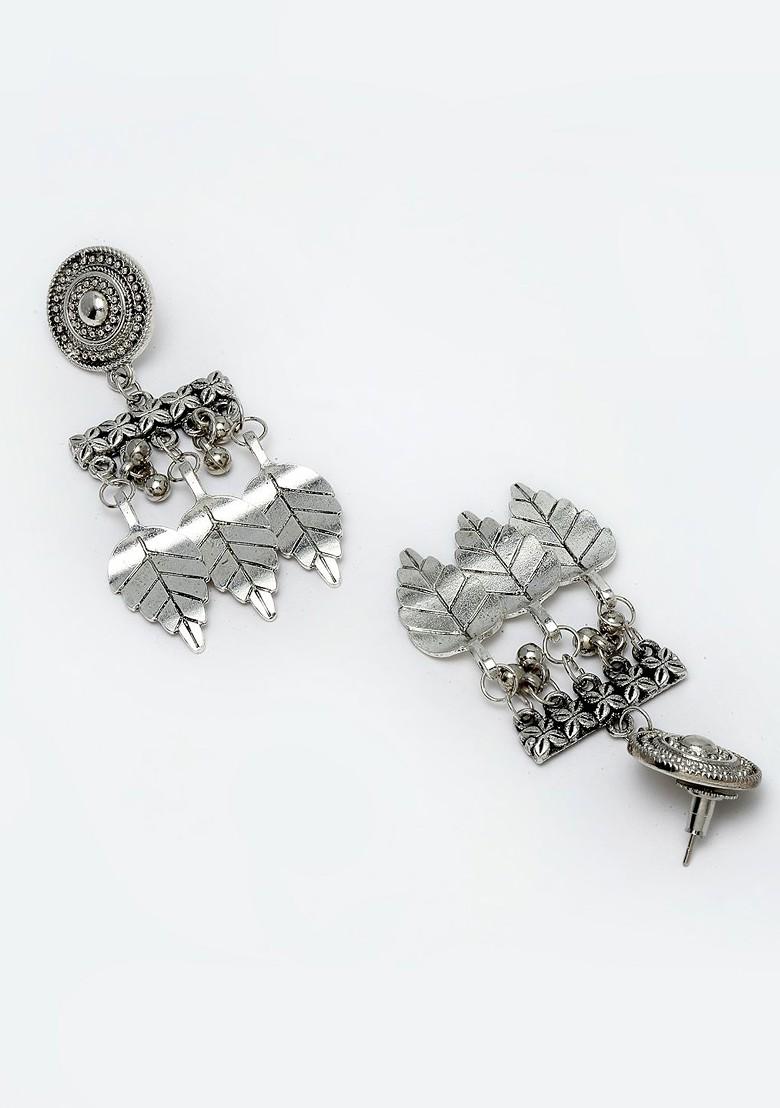 Silver Oxidized Silver Toned Leaf Shaped Choker Necklace With Earrings