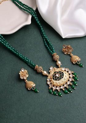 Gold Plated Kundan Stone Studded And Beaded Jewellery Set