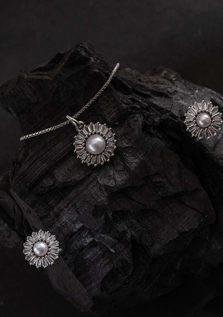 Silver Silver Plated Cubic Zirconia Studded And Pearls Beaded Jewellery Set - Indya