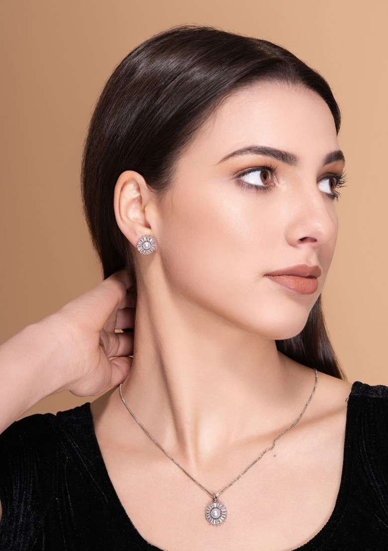 Silver Silver Plated Cubic Zirconia Studded And Pearls Beaded Jewellery Set - Indya