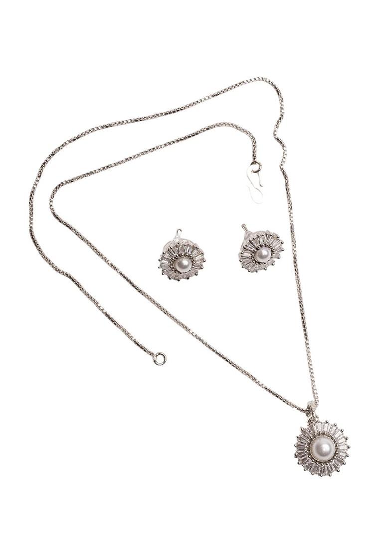 Silver Silver Plated Cubic Zirconia Studded And Pearls Beaded Jewellery Set