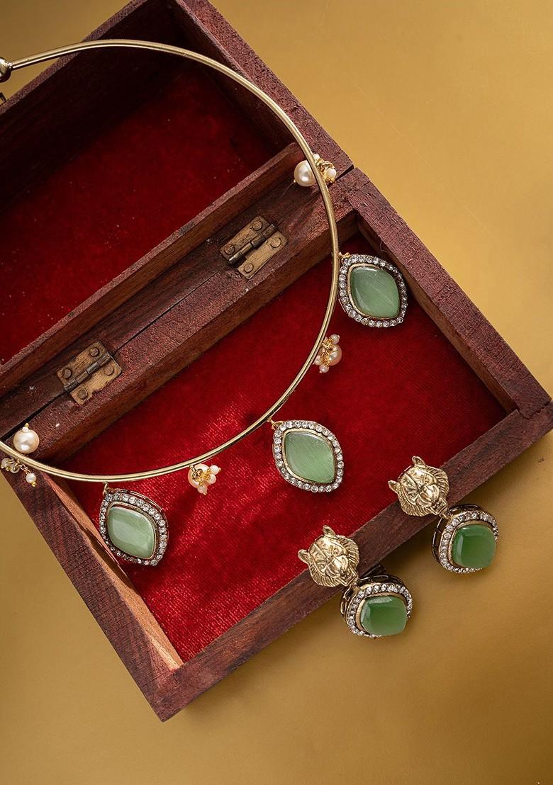 Gold Plated Stones Studded Jewellery Set