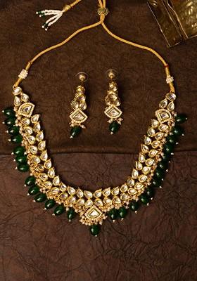 Gold Plated Kundan Stone Studded And Beaded Jewellery Set