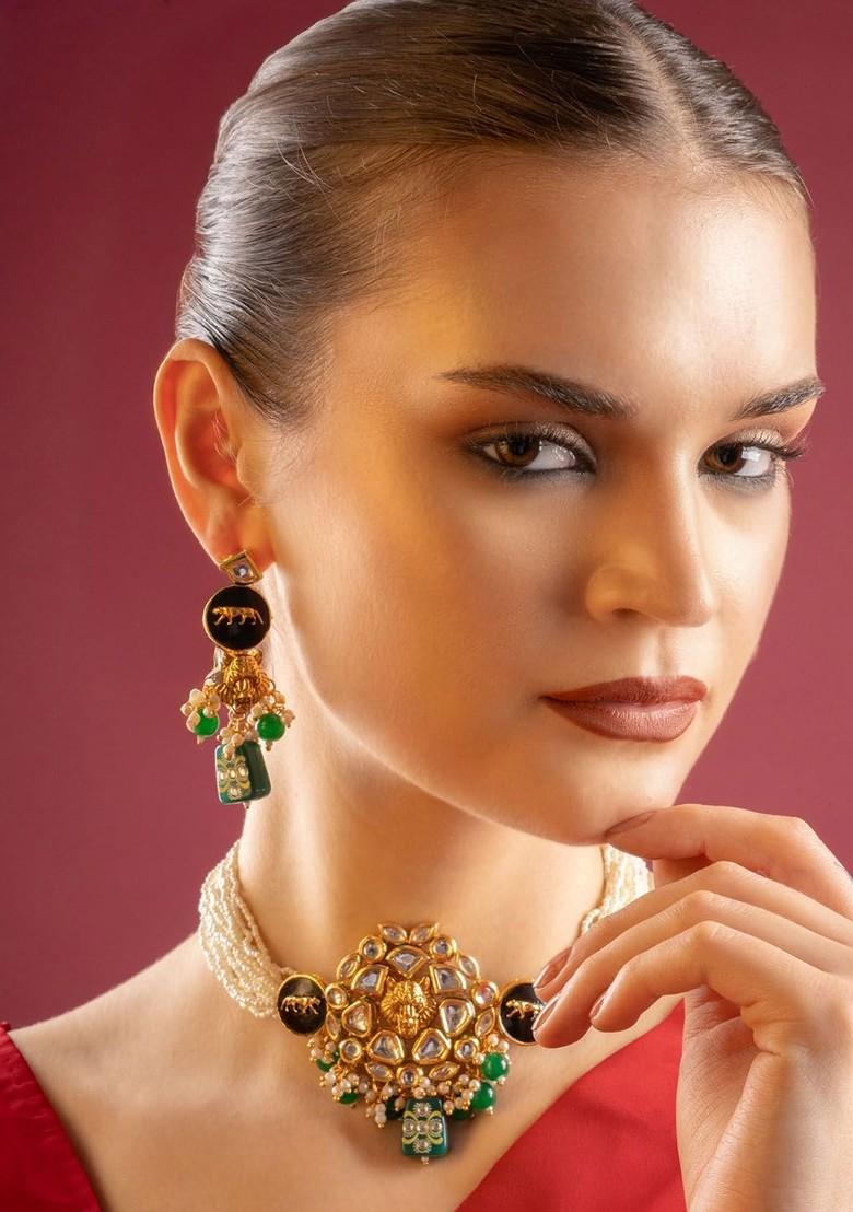 Gold Plated Kundan Stone Studded And Beaded Jewellery Set