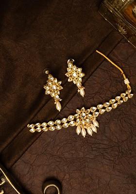 Gold Plated Kundan Stone Studded And Beaded Jewellery Set
