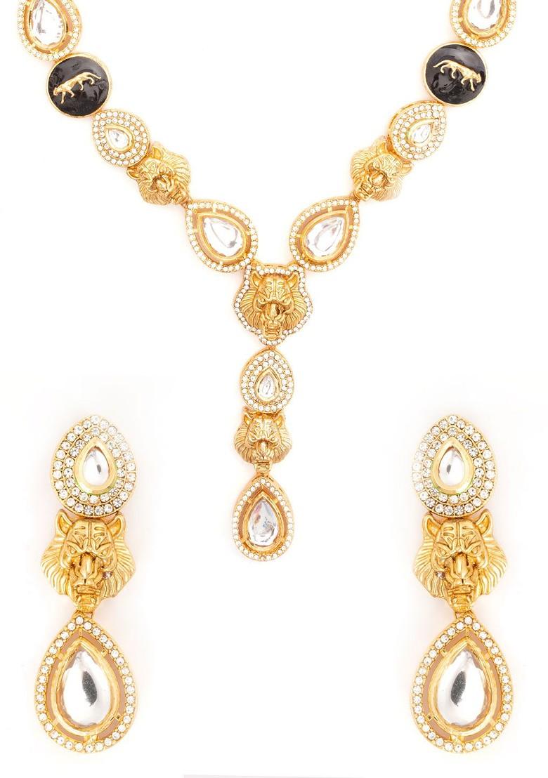 Gold Plated Kundan Stone Studded Jewellery Set