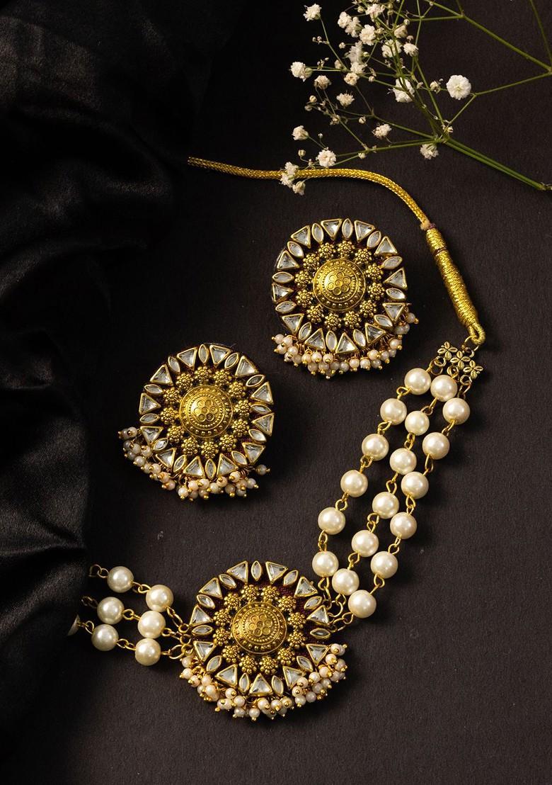 Gold Plated Kundan Stone Studded And Beaded Jewellery Set