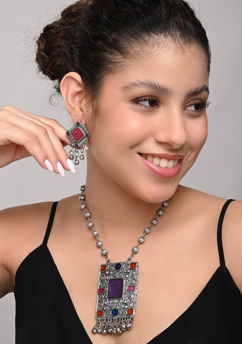 Silver Plated Kundan Studded And Beaded Jewellery Set