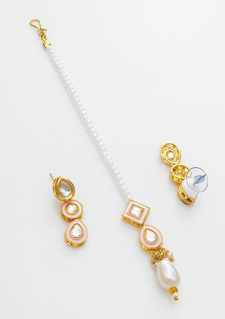 Gold Plated Kundan Stone Studded And Pearls Beaded Jewellery Set