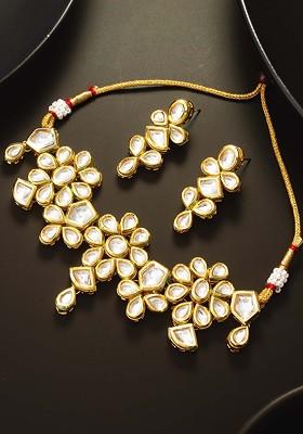 Gold Plated Kundan Studded And Pearl Beaded Jewellery Set