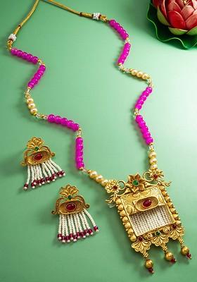 Gold Plated Kundan Studded And Pearl Beaded Jewellery Set