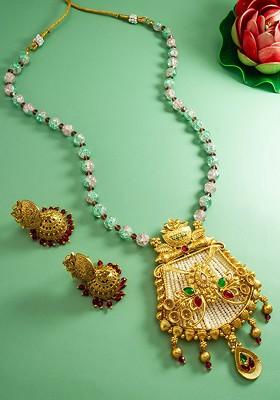 Gold Plated Kundan Studded And Pearl Beaded Jewellery Set