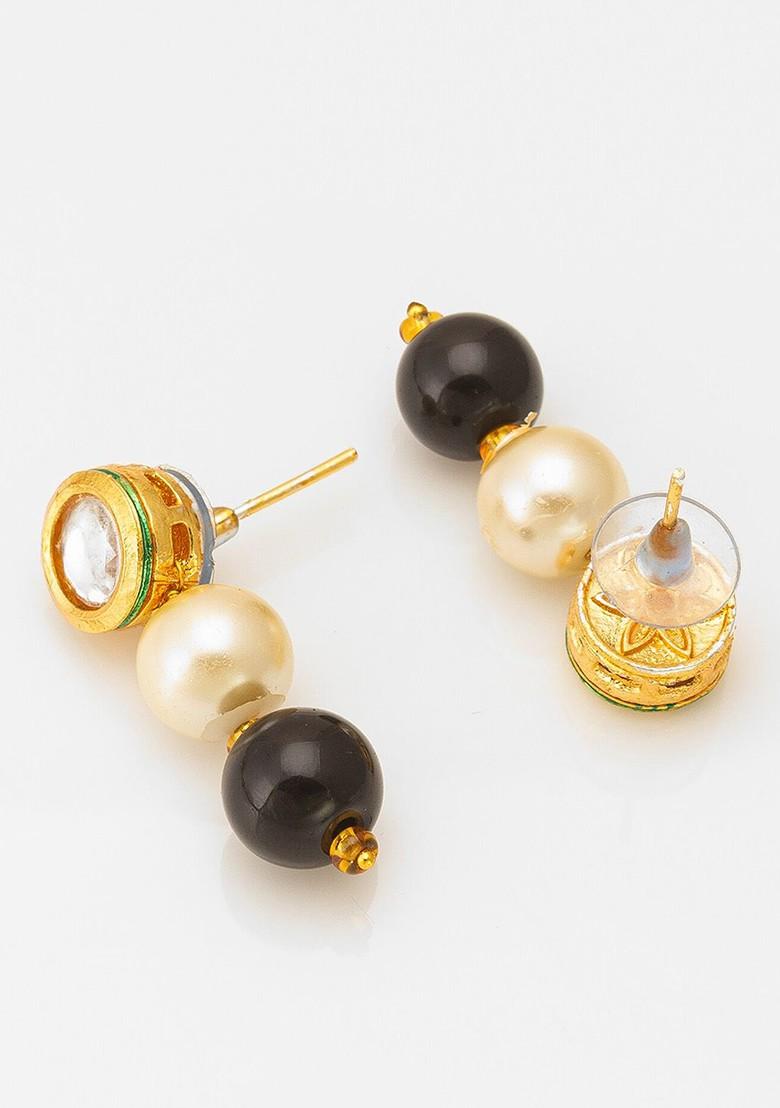 Gold Plated Stone Studded And Pearl Beaded Necklace And Earrings