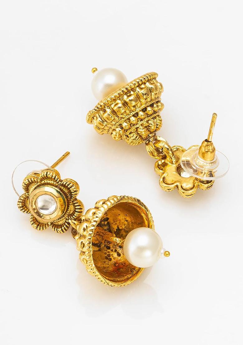 Gold Plated Kundan Stone Studded And Pearls Beaded Jewellery Set