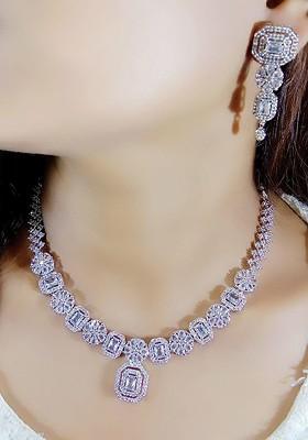 White Sliver Plated Ad Stone Studded Jewellery Set