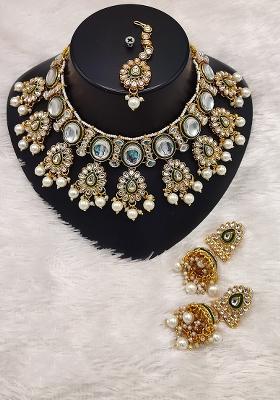 Alloy Gold Plated White Kundan Choker Jewelery Set