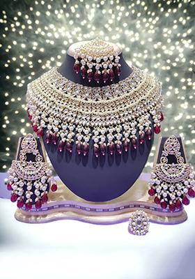 Maroon Alloy Choker Necklace Set