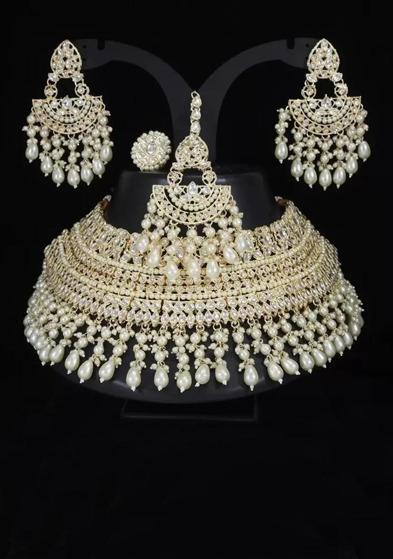 White Alloy Choker Necklace Set