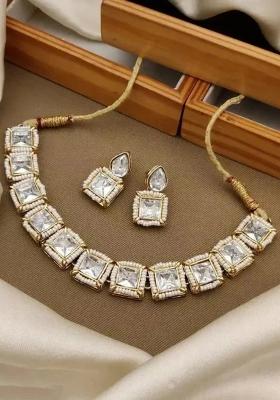 White Alloy Choker Necklace Set