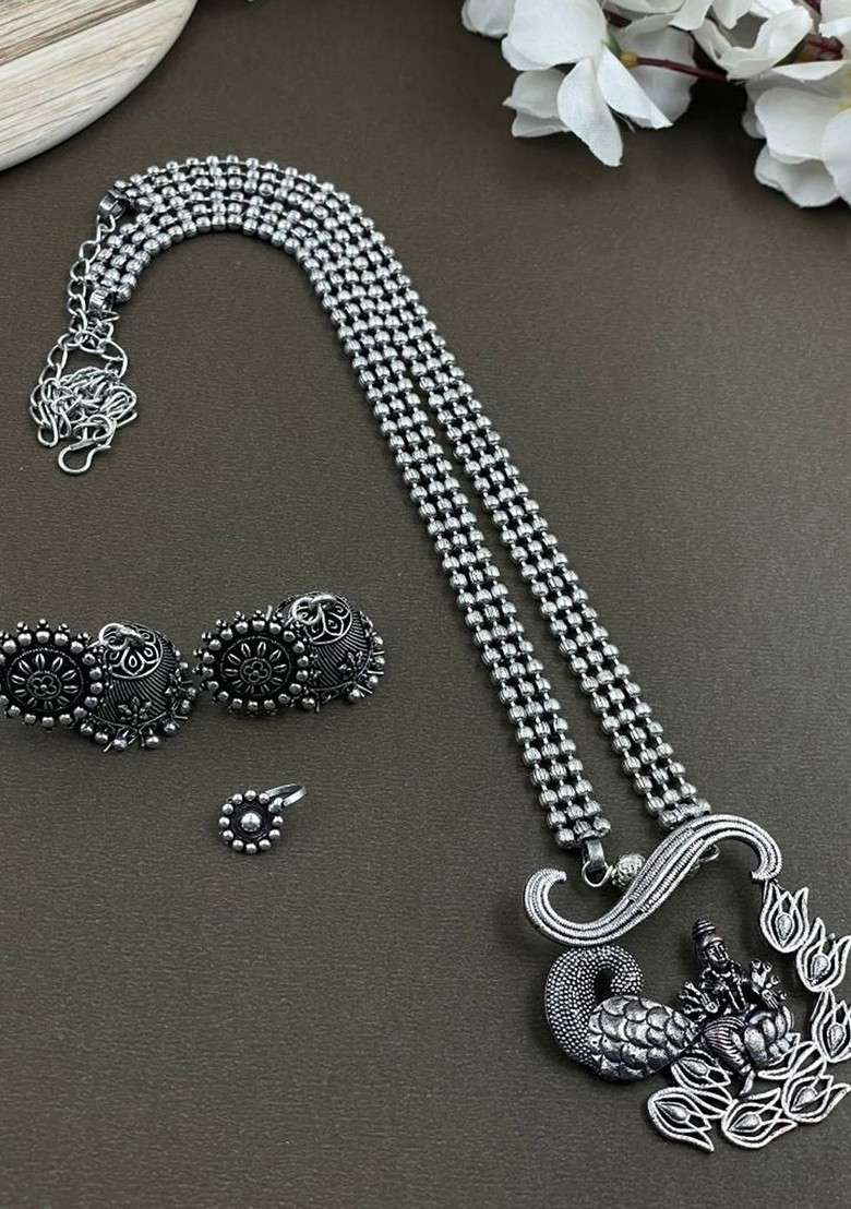 Silver Plated Oxidised 3 Line Chain Pendant Jewellery Set - Indya
