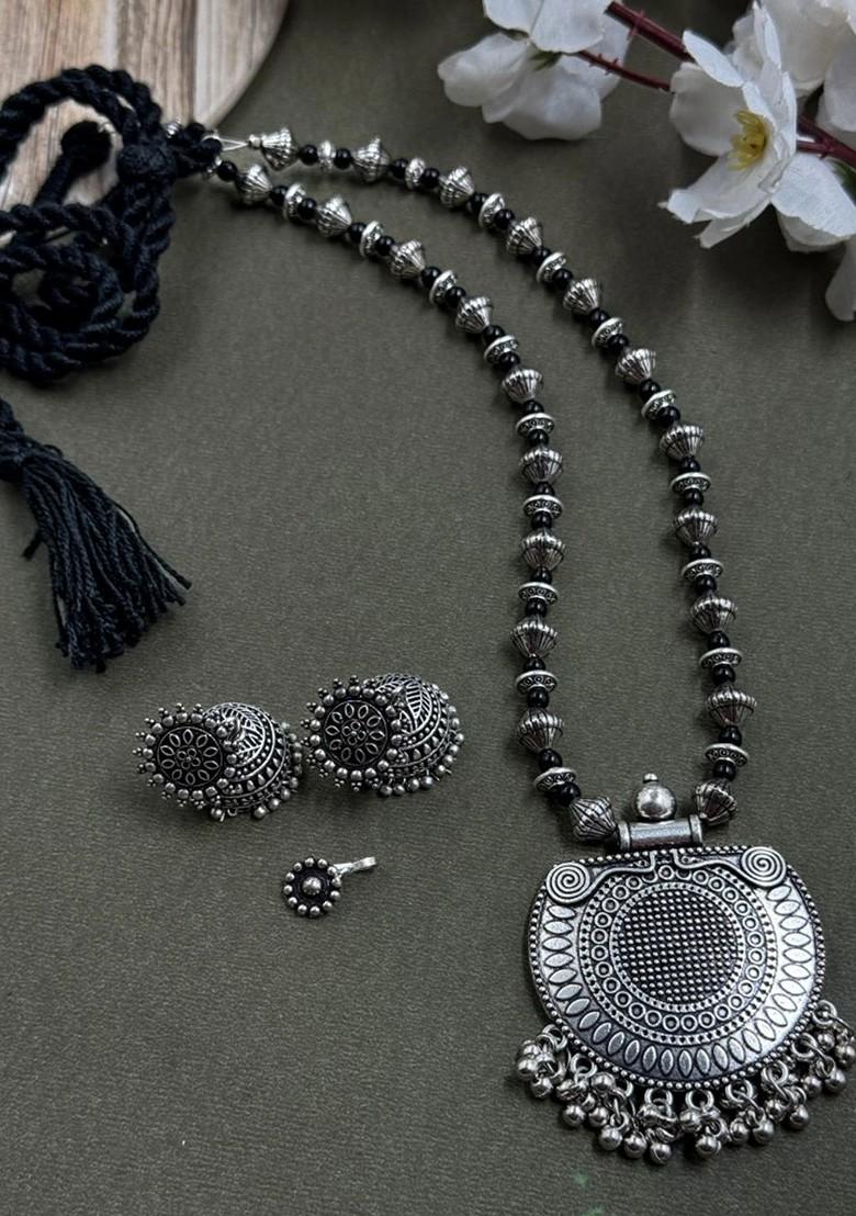 Aneri Single Line Silver Plated Oxidised Necklace Jewellery Set