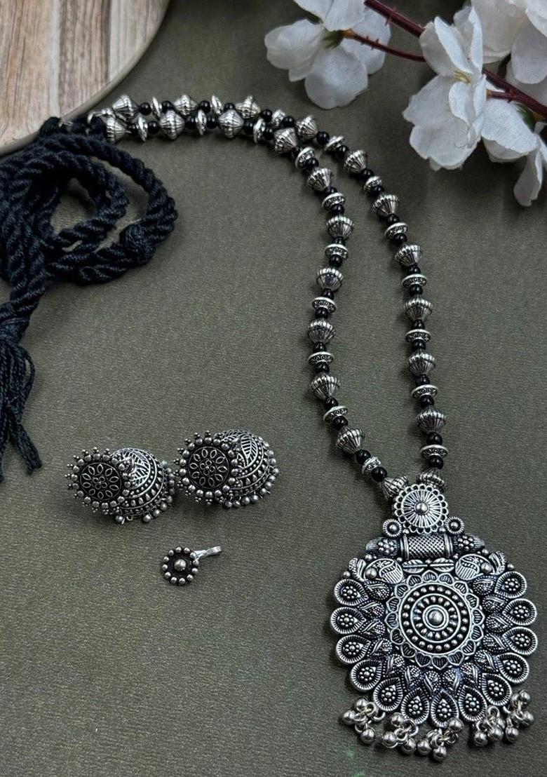 Aneri Single Line Silver Plated Oxidised Necklace Jewellery Set