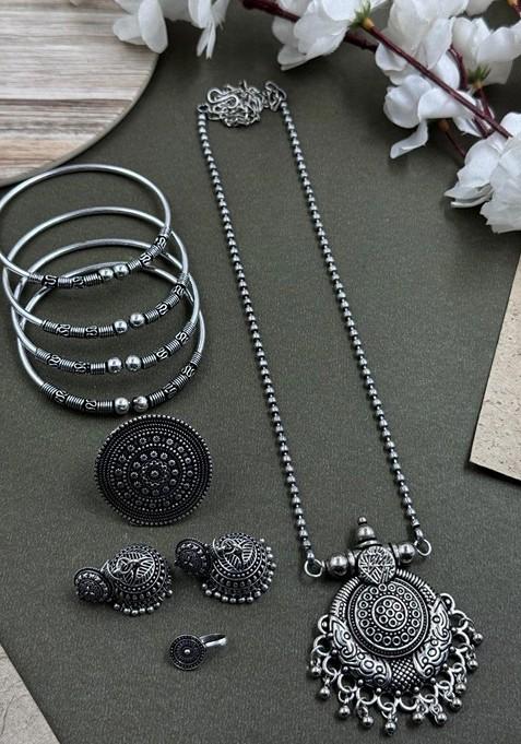 Nidhi Silver Plated Oxidised Necklace Jewellery Set