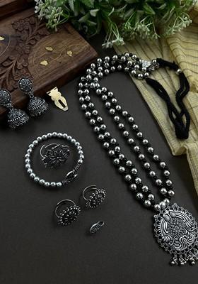 Kusha 2 Line Silver Plated Oxidised Jewellery Set