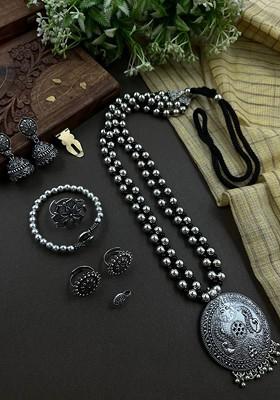 Kusha 2 Line Silver Plated Oxidised Necklace Jewellery Set