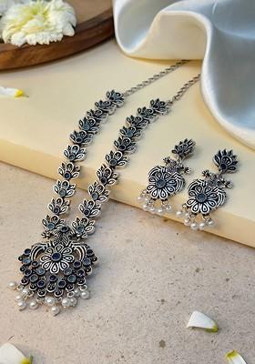 Silver Plated Stone Studded And Beaded Oxidised Jewellery Set