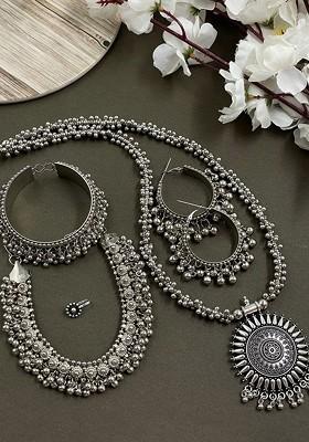 Kaveri Silver Plated Oxidised Necklace Jewellery Set