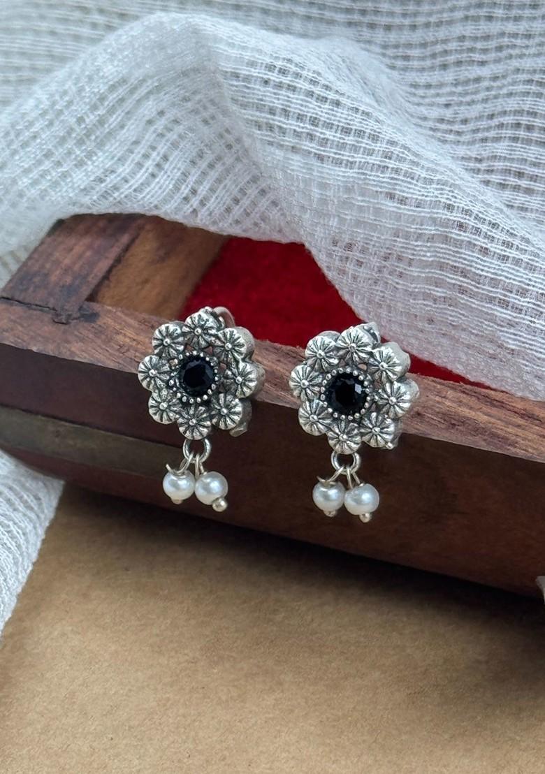 Silver Plated Stone Studded And Beaded Oxidised Jewellery Set