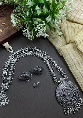Namrata Silver Plated Oxidised Necklace Jewellery Set