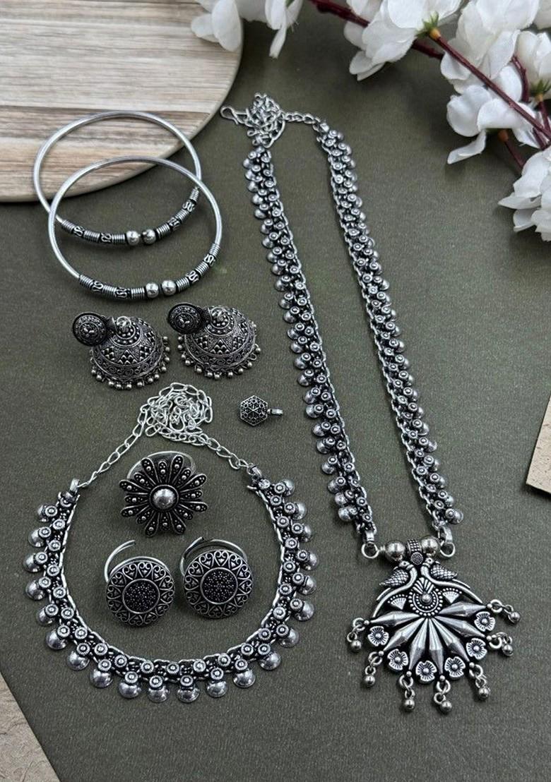 Kiyana Silver Plated Oxidised Necklace Jewellery Set
