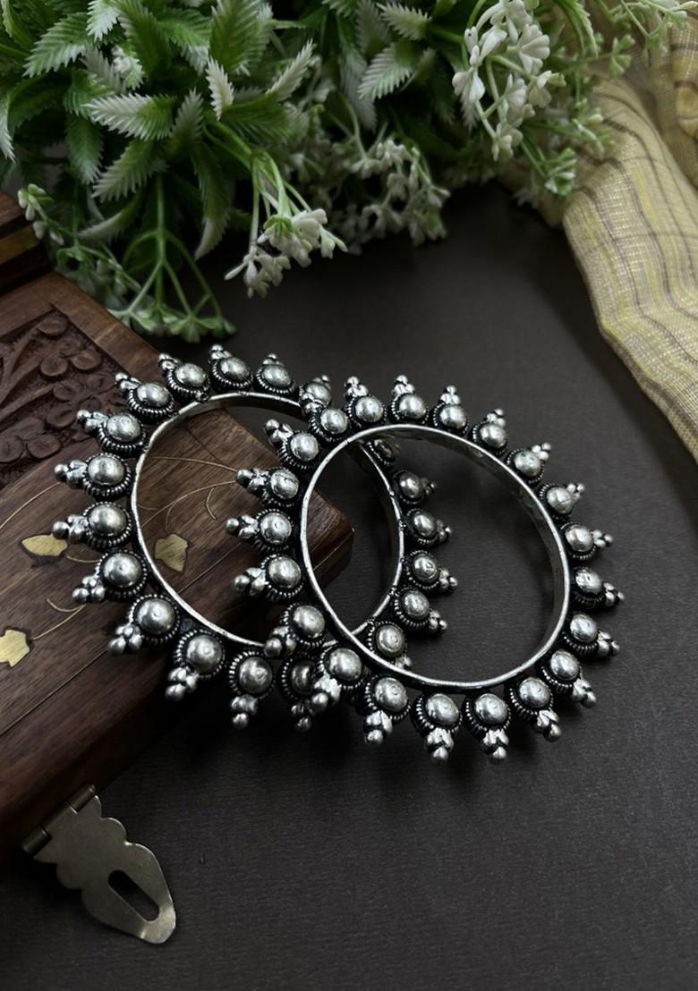 Soumya Silver Plated Oxidised Necklace Jewellery Set