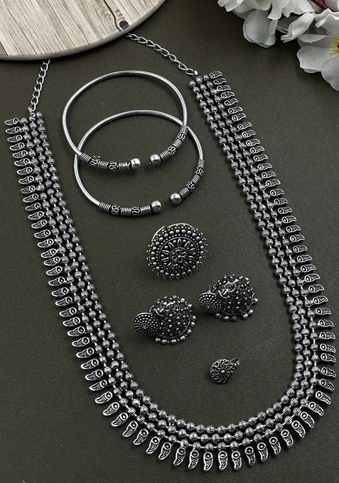 Soumya Silver Plated Oxidised Necklace Jewellery Set