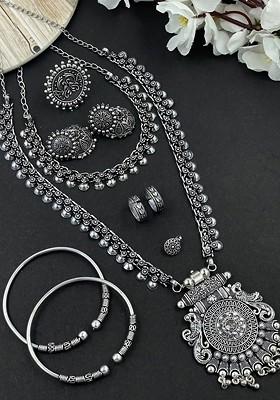 Mukti Silver Plated Oxidised Jewellery Set