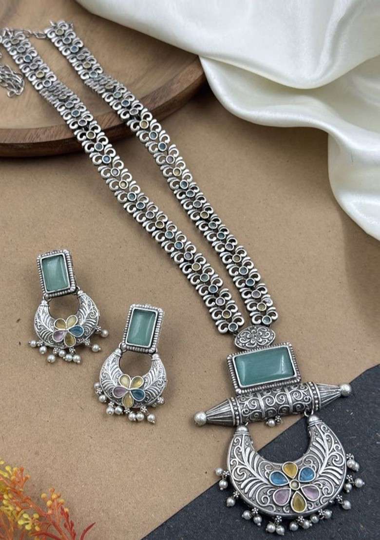 Silver Plated Stone Studded And Beaded Oxidised Jewellery Set - Indya