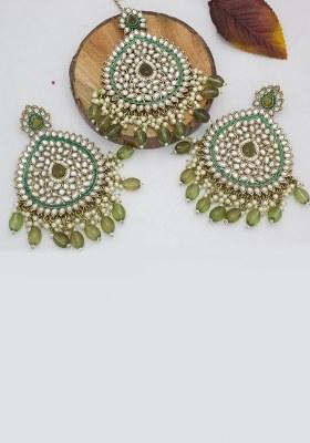 Gold Plated Kundan Stone And Pearls Earrings With Maangtikka