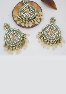 Gold Plated Kundan Stone And Pearls Earrings With Maangtikka