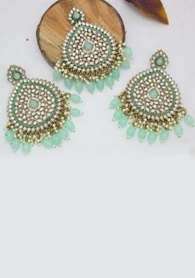 Gold Plated Kundan Stone And Pearls Earrings With Maangtikka