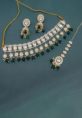 Gold Plated Kundan Stone And Pearls Choker Necklace Set