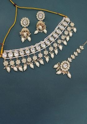 Gold Plated Kundan Stone And Pearls Choker Necklace Set