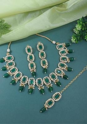 Gold Plated Ethnic Traditional Kundan Pearl Dazzling Stone Choker Necklace Jewellery With Earrings And Maang Tikka For Women/Girls (Ij389G)