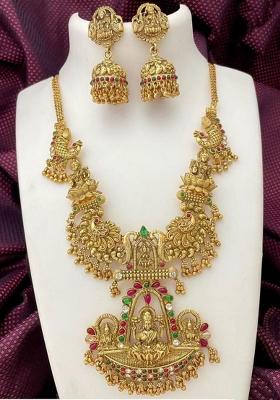 Gold Plated Pota Stone And Pearls Temple Necklace Set