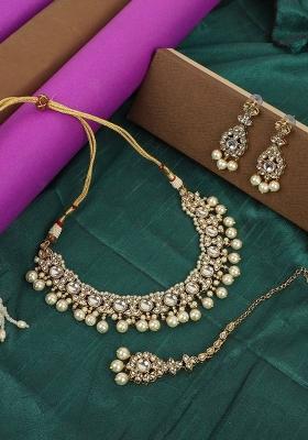 Ethnic Bridal Gold Plated Stone And Pearl Choker With Earring Maangtika