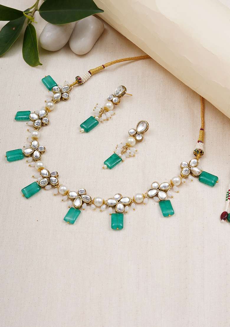 Kundan And Green Stone Necklace Set - Indya